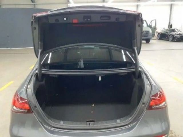 Mercedes-Benz E 220 AVANTGARDE E 220 d Sedan