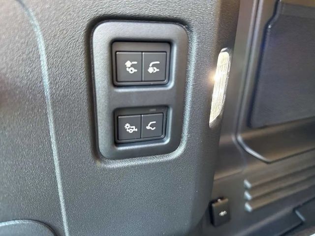 Land Rover Defender 110 D250 Dynamic HSE