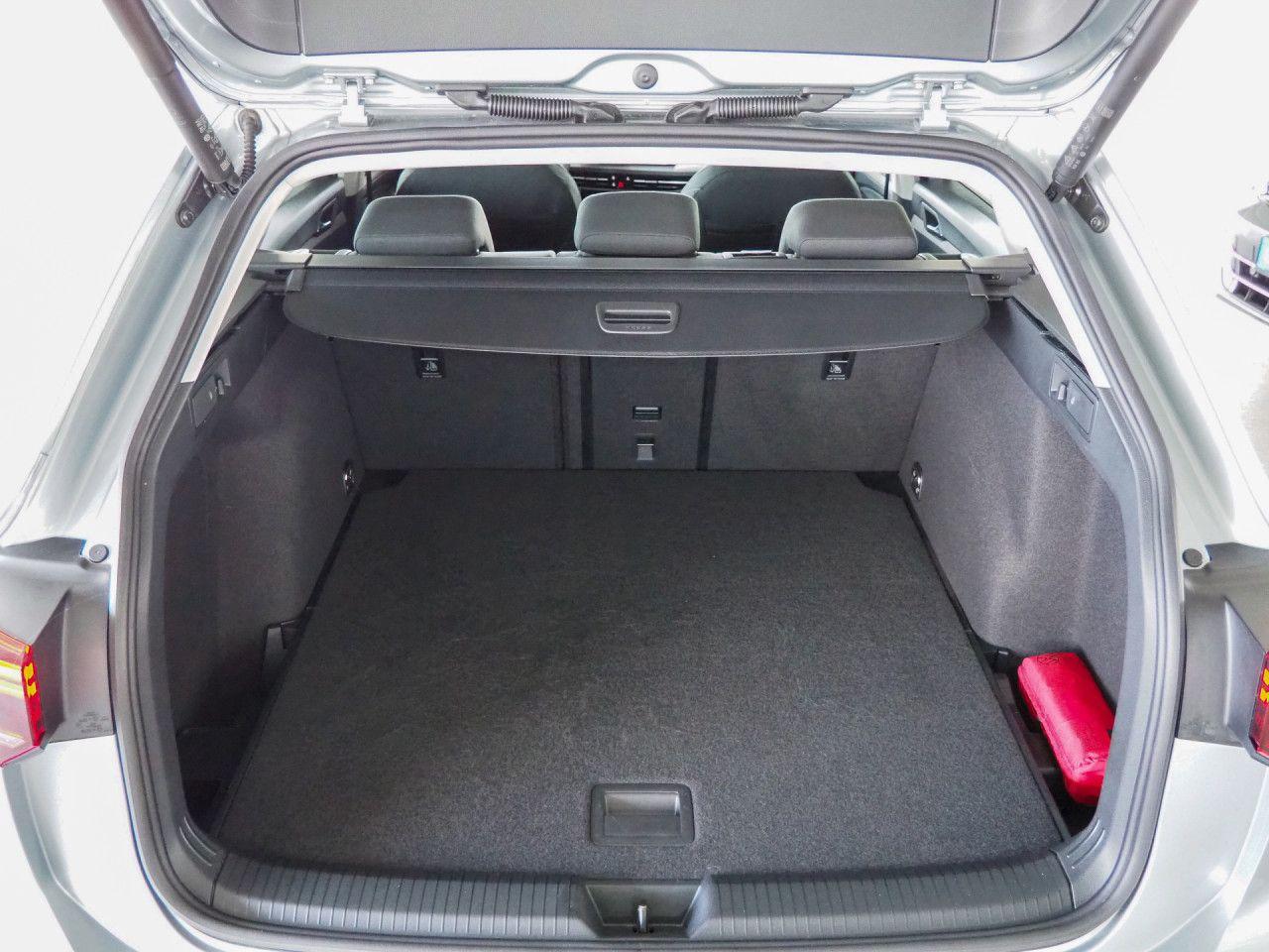 Volkswagen Golf 1.5 eTSI DSG Life Variant