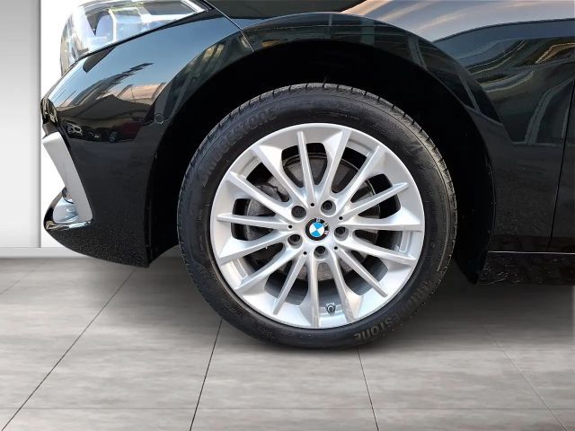 BMW 118 118d Luxury Line Sedan