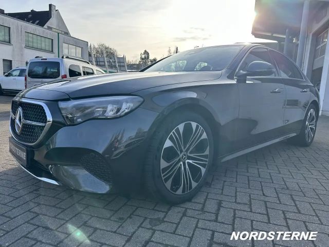 Mercedes-Benz E 220 AVANTGARDE E 220 d Sedan