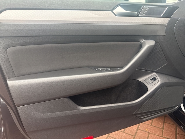 Volkswagen Passat Business DSG IQ.Drive Variant