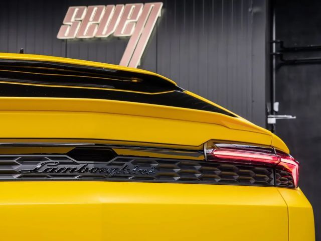 Lamborghini Urus Urus SE + B&W + Panorama + Massage seats + Ambient