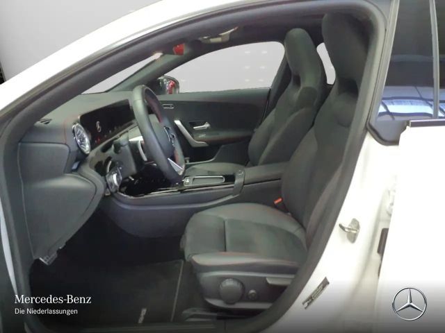 Mercedes-Benz CLA 200 AMG Line