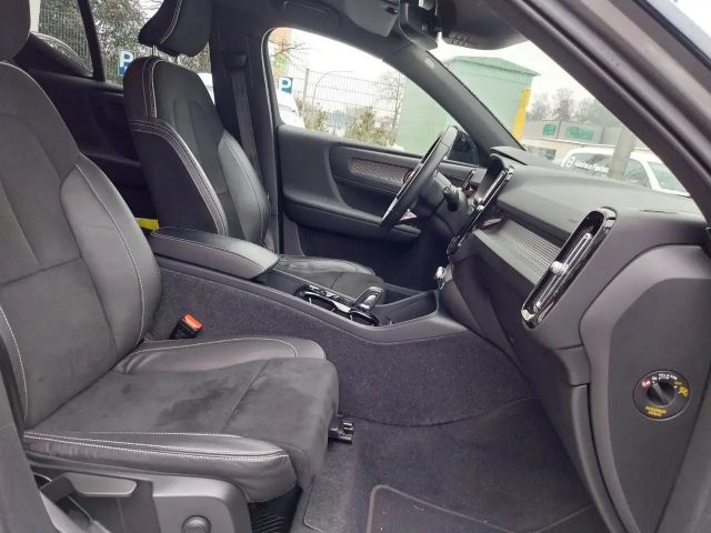 Volvo XC40 R-Design Recharge T4