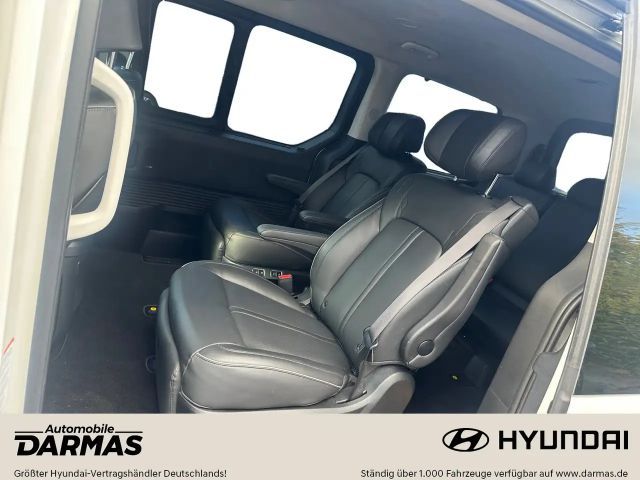 Hyundai Staria Signature