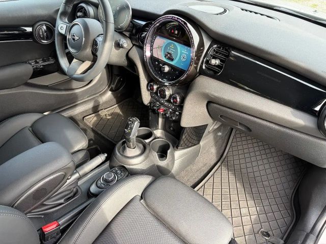 MINI Cooper mit Premium Extra Paket