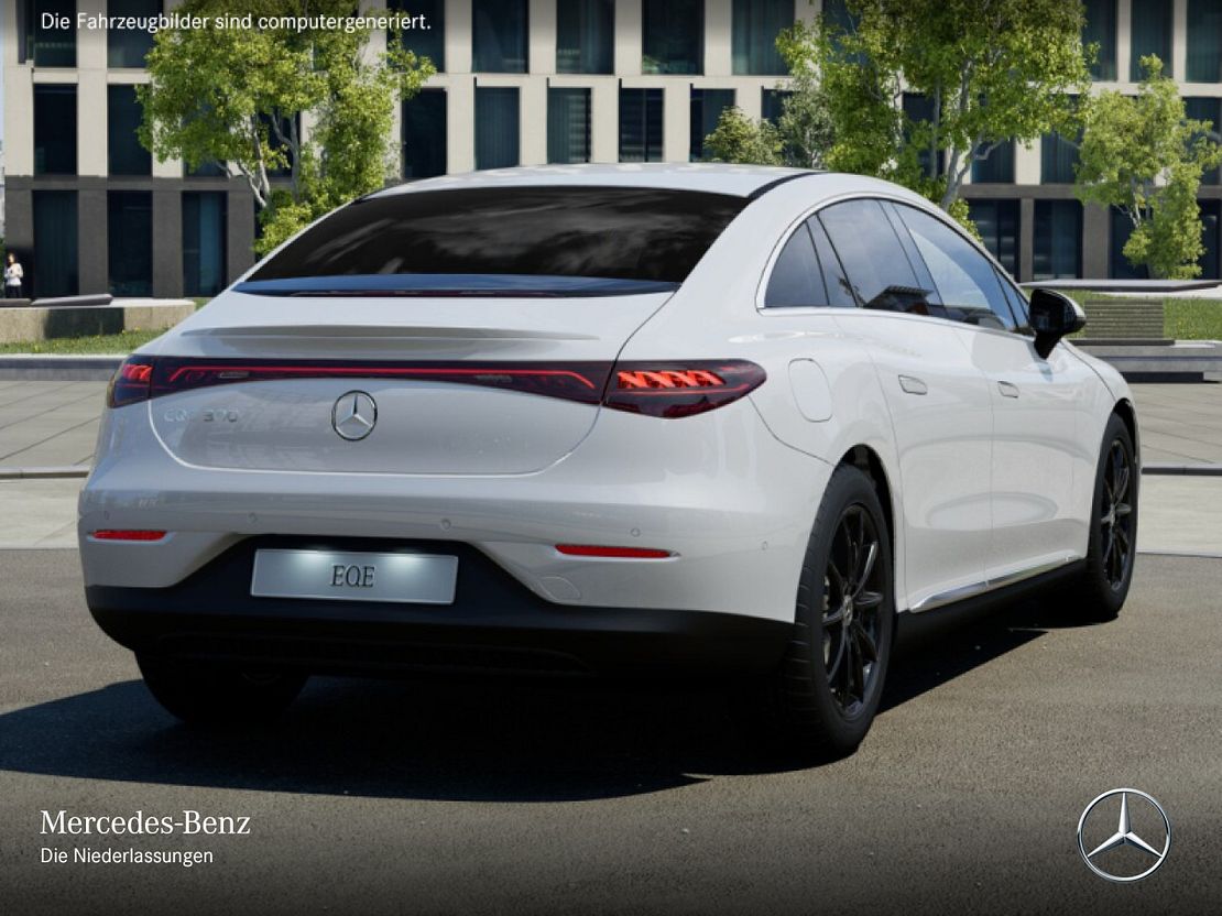 Mercedes-Benz EQE 300 Sedan
