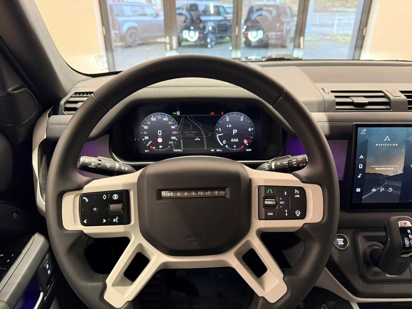 Land Rover Defender 110 Dynamic SE