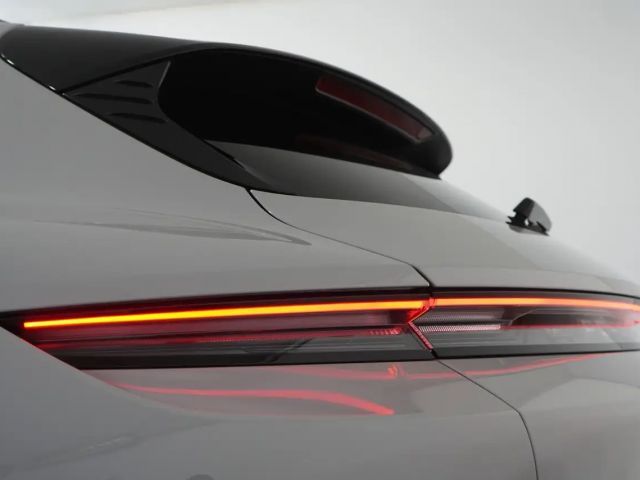 Porsche Taycan 4 Cross Turismo