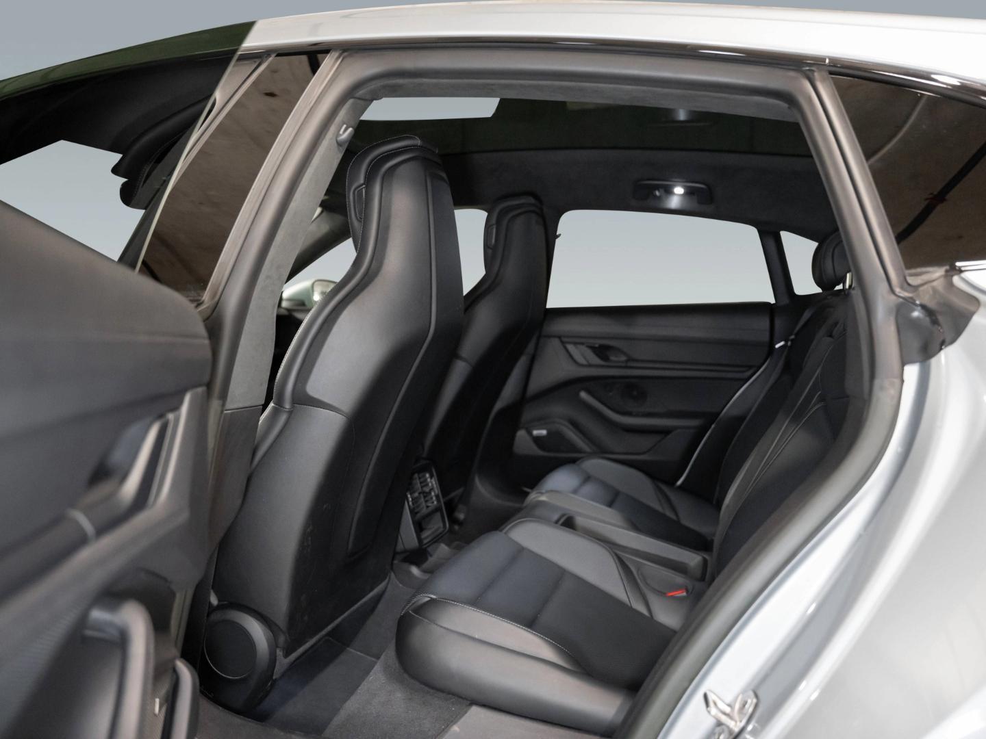 Porsche Taycan GTS Sport Turismo