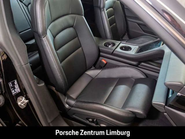 Porsche Taycan 4 Cross Turismo