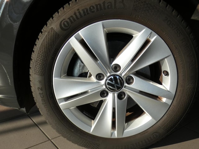 Volkswagen Golf Life