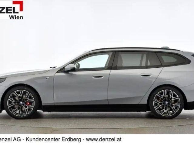 BMW i5 Touring eDrive40