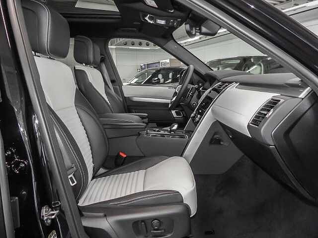 Land Rover Discovery D300 Dynamic SE