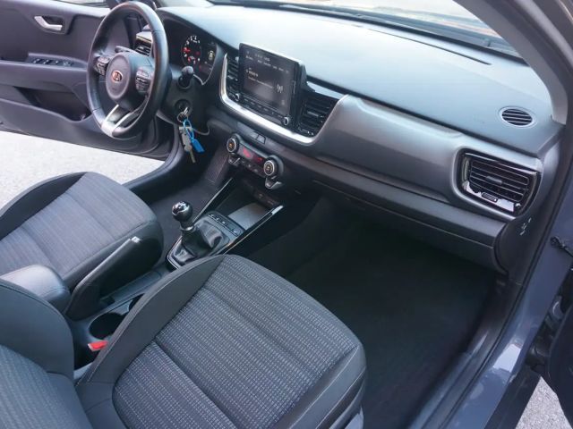 Kia Stonic 1,25 MPI ISG Silber