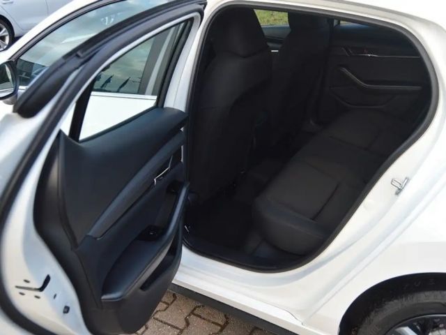 Mazda 3 Benzin 140PS 6GS Centre-Line Navi PDC SHZ