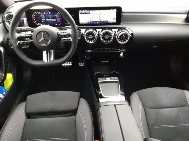 Mercedes-Benz CLA 180 Shooting Brake