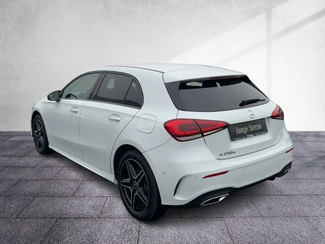 Mercedes-Benz A 250 A 250 e AMG Line