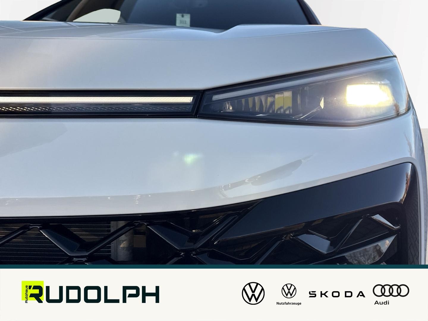 Volkswagen T-Roc 1.5 eTSI DSG R-Line