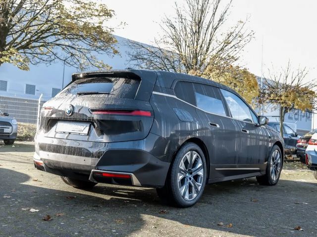 BMW iX xDrive40