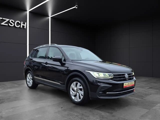 Volkswagen Tiguan Active LED Navi ACC RFK SH LM