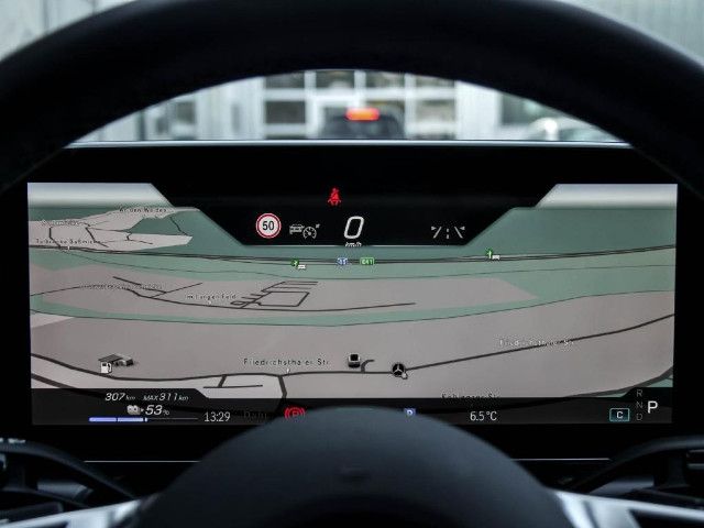 Mercedes-Benz EQE 300 Sedan