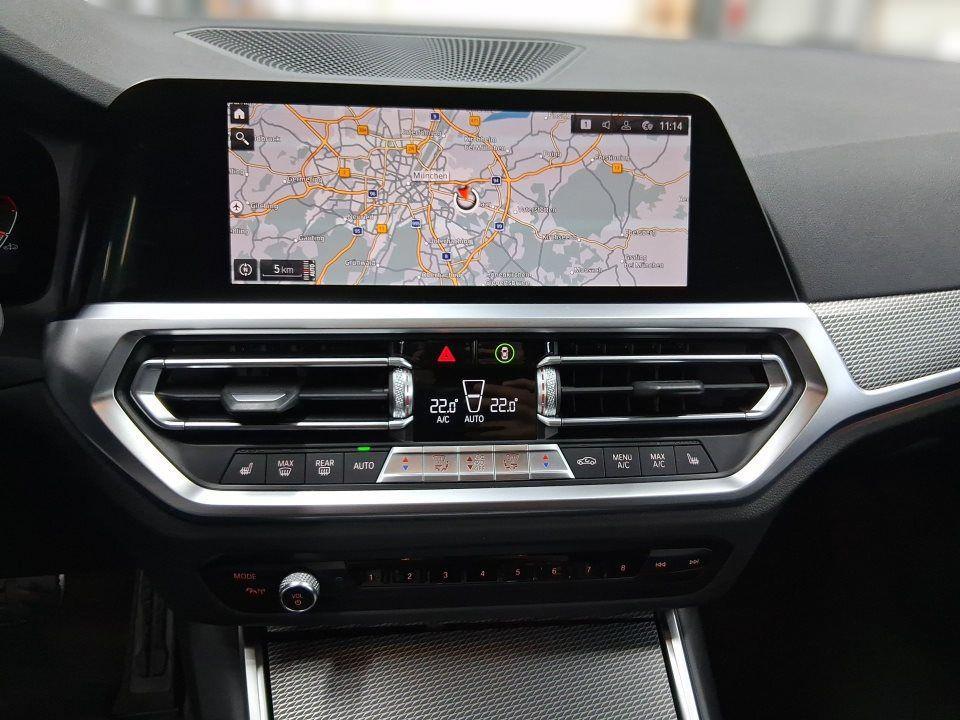 BMW 320 320i Sedan xDrive