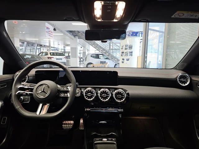 Mercedes-Benz CLA 200 AMG Line Coupé