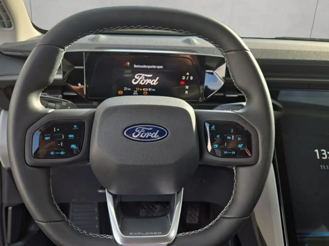 Ford Explorer Extended range RWD