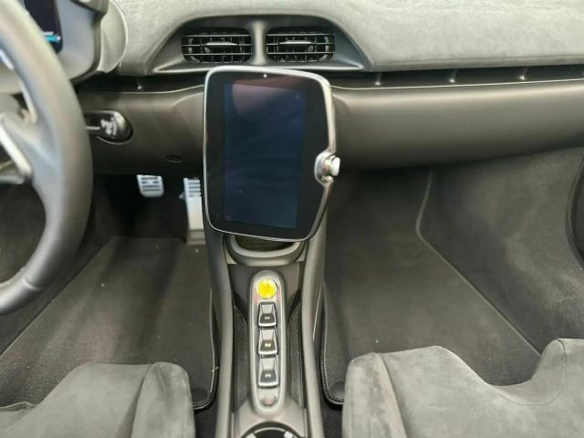 McLaren Artura Spider