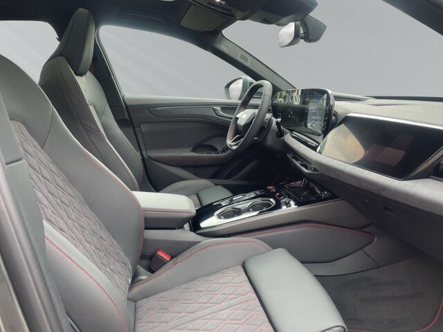 Audi A6 Avant Quattro S-Tronic