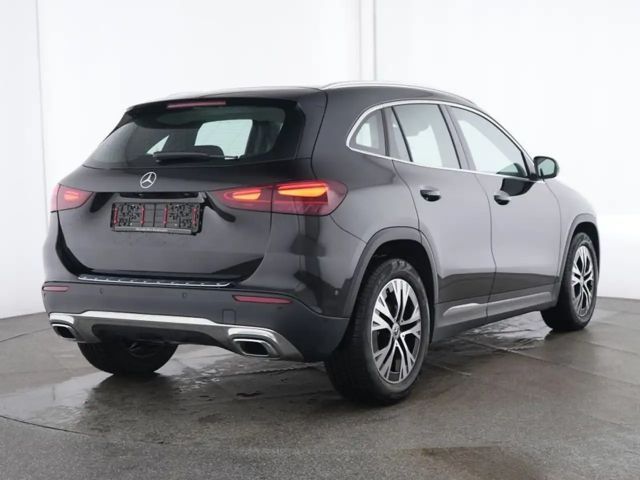 Mercedes-Benz GLA 180 Progressive