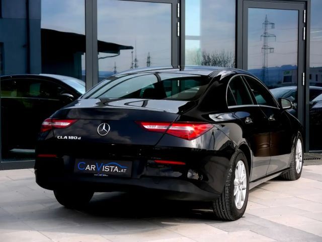 Mercedes-Benz CLA 180 CLA 180 d Sedan