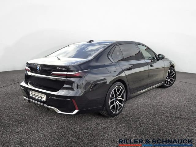 BMW 740 740d 740e M-Sport Sedan xDrive
