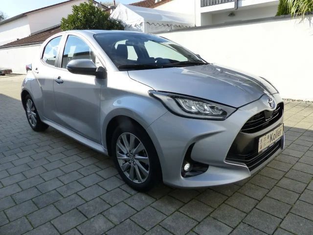 Toyota Yaris Hatchback Team D