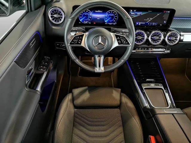 Mercedes-Benz EQB 300 4MATIC Progressive