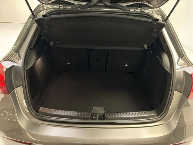 Mercedes-Benz A 180 Hatchback