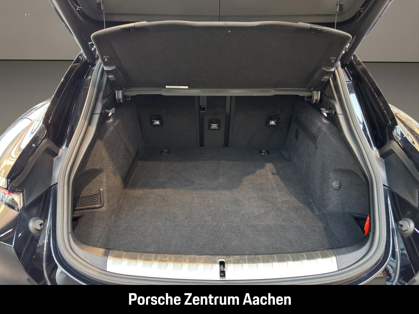 Porsche Taycan 4S Cross Turismo