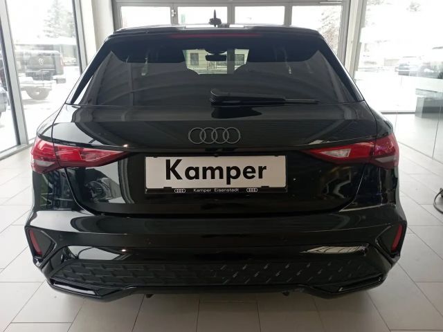 Audi A3 45 TFSI Hybride S-Line Sedan