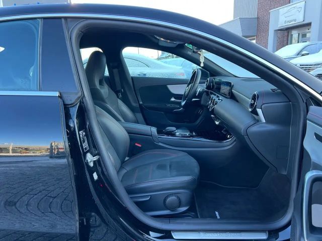 Mercedes-Benz CLA 200 AMG Line Coupé