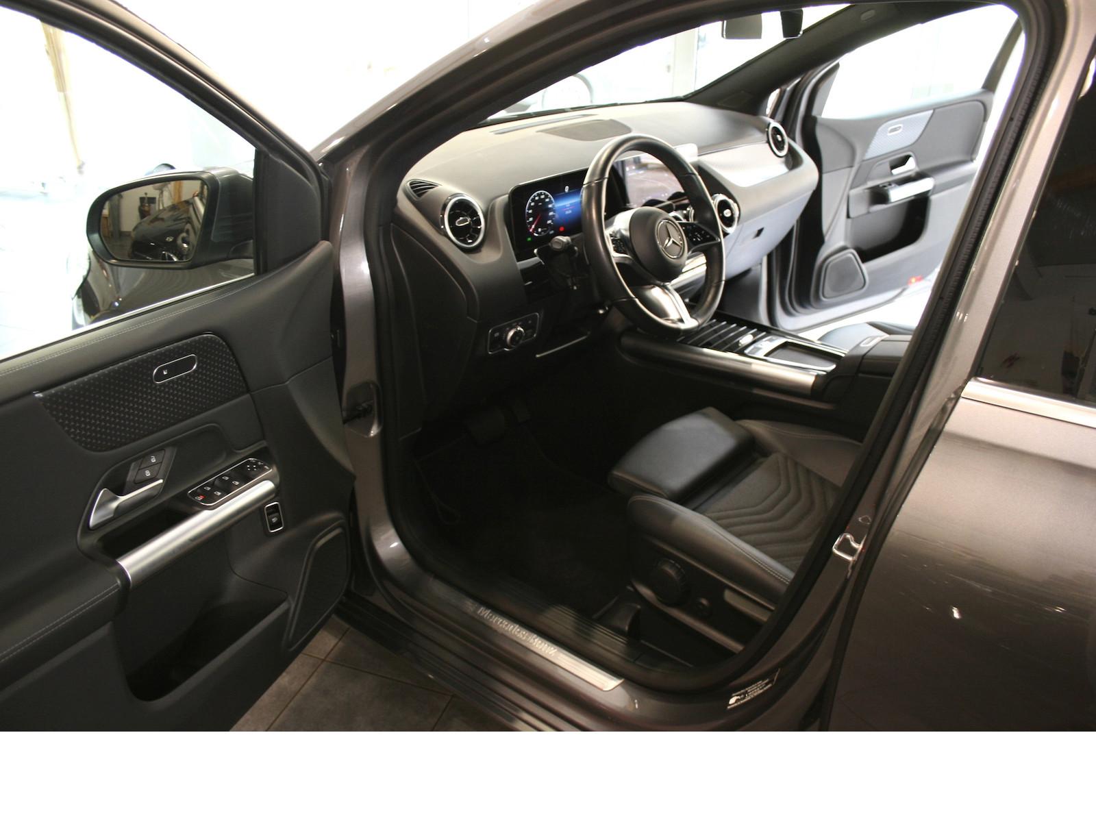 Mercedes-Benz B 180 Sedan