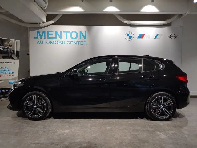 BMW 118 118i Sedan Sport Line