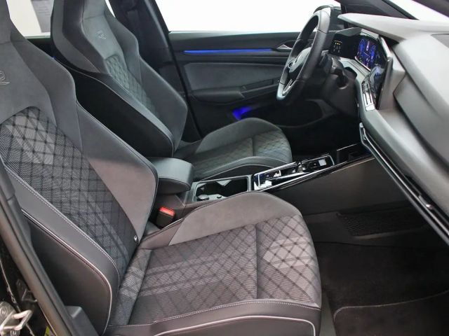 Volkswagen Golf 1.5 eTSI Golf VIII R-Line
