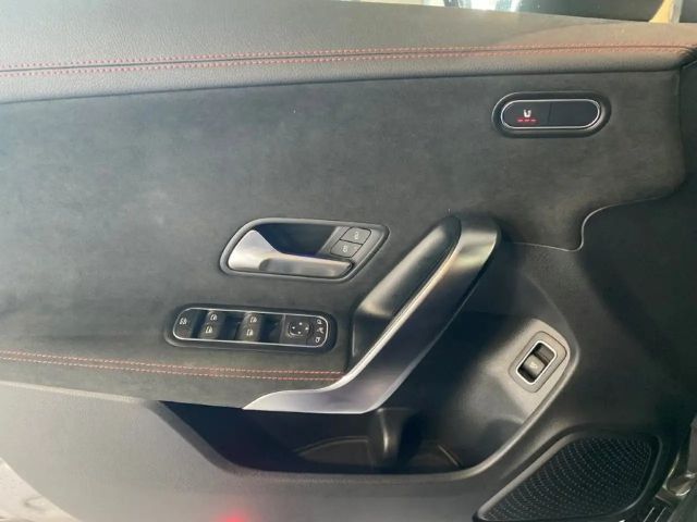 Mercedes-Benz CLA 200 AMG Line Coupé