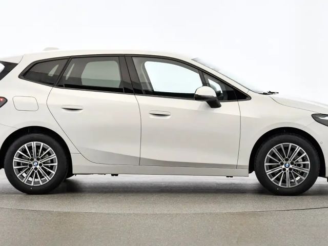 BMW 218 218d Active Tourer Luxury Line Sedan
