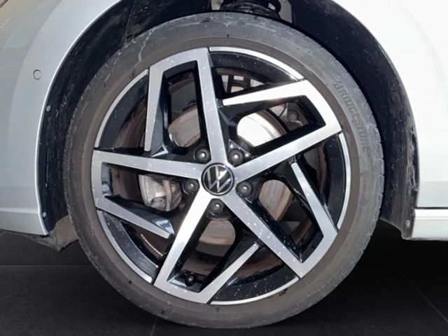 Volkswagen Golf Style Variant