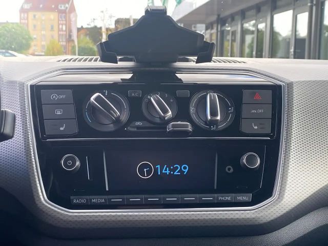 Volkswagen up! Active