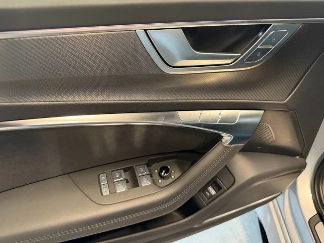 Audi RS6 Avant Performance Quattro