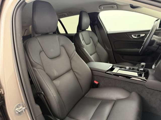 Volvo V60 AWD Dark Plus Recharge T6